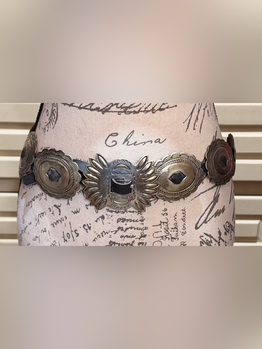 Vintage México Alpaca Silver On Suede Concho Belt Southwestern